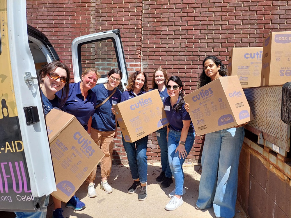 Cradles and Crayons team